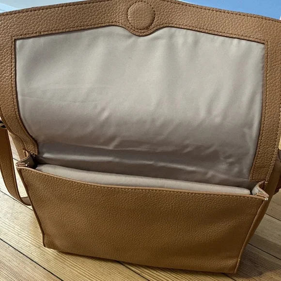 Freshly Picked tan crossbody - Picture 5 of 13